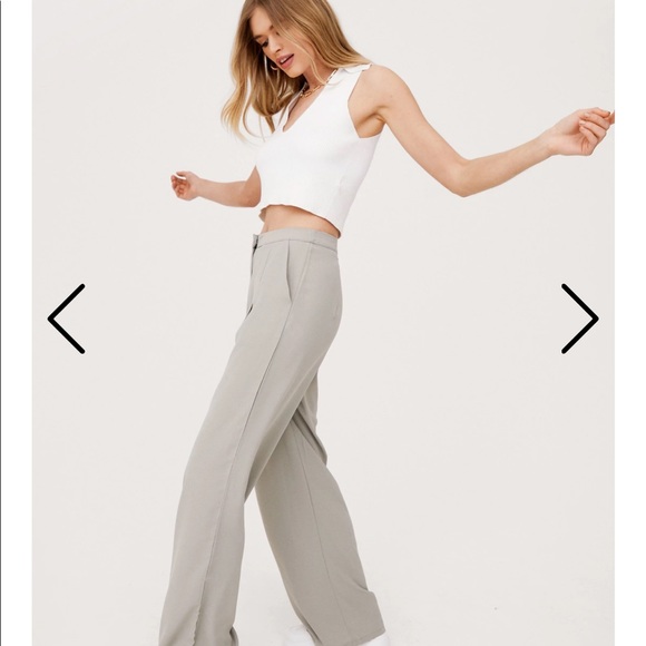 Wide leg pleated trousers - Picture 2 of 4